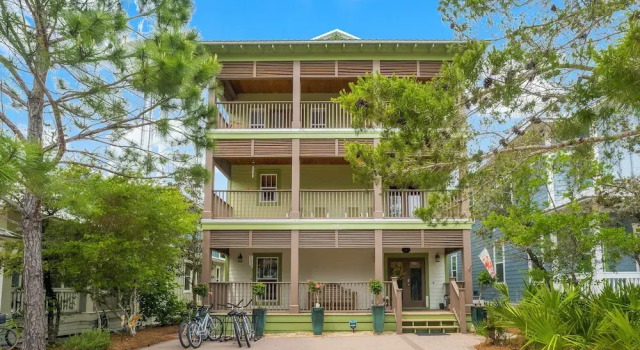 30A Beach House - The Hemmingway, Book Feriehus Villaer i Inlet Beach, Villa