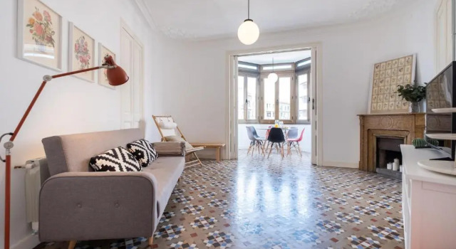 Sunny and Modernist apartment for groups in center, Забронировать Апартаменты/квартира Эшампле Барселона, рядом с Jove Regina Theatre