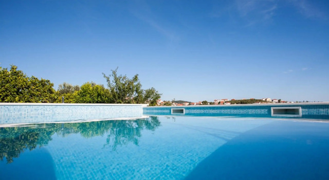 Rose - 30 m From the Beach - A5, Забронировать Отель Отели Сегет-Враница с парковкой, Парковка