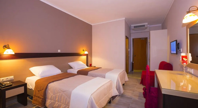 Двухместный номер Standard с балконом и с видом на море Kyparissia Beach Hotel