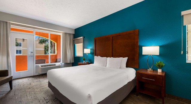 Двухместный номер Standard с балконом SureStay Plus Hotel by Best Western The Villages