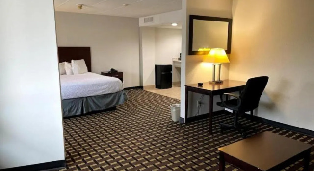 Люкс Days Inn by Wyndham Fort Wright Cincinnati Area