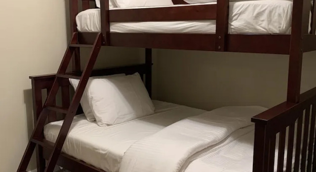 Трёхместный семейный номер Standard Captains Inn at Moss Landing