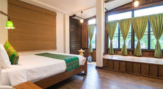 Номер Premium с балконом Khom Chiang Mai