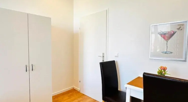 Cozy 3BR Apt Near Kaufpark Alterlaa
