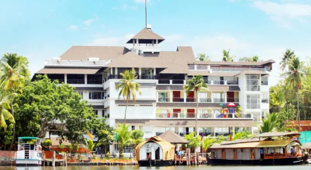 Люкс с видом на озеро Hotel All Season