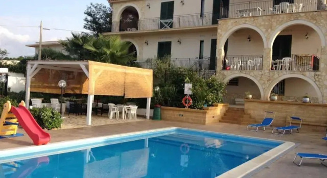 Villa Ceni, Book Villa Sommerhuse i Sicilien, Hytte
