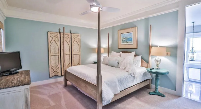 Villa Bianca 6 Bedroom Holiday Home by Five Star Properties