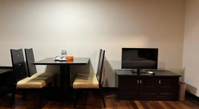 Студия Raintree Resort Suites