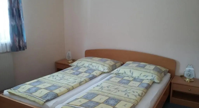 Appartementhaus Lang, Prenota Hotel Hotel a Burgenland con parcheggio, Parcheggio