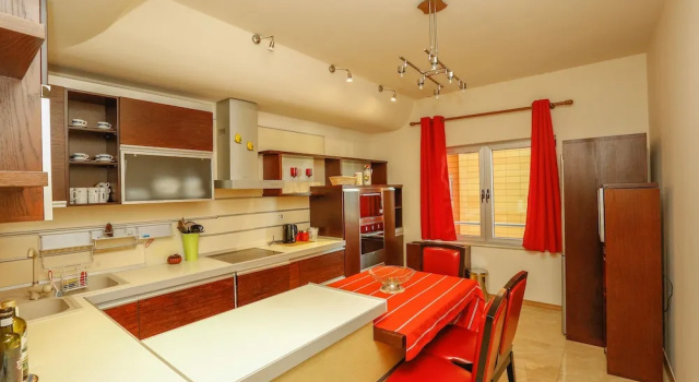 Апартаменты Presidential Luxury European Trade Center Apartment