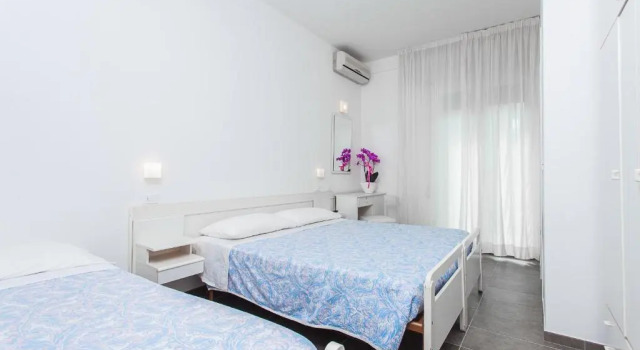 Трёхместный номер Standard с балконом Hotel Eugenio