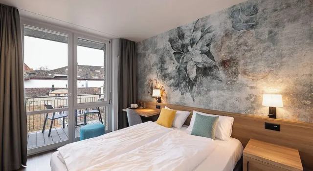 Двухместный номер Standard с балконом и с видом на внутренний двор Hotel Loge Winterthur