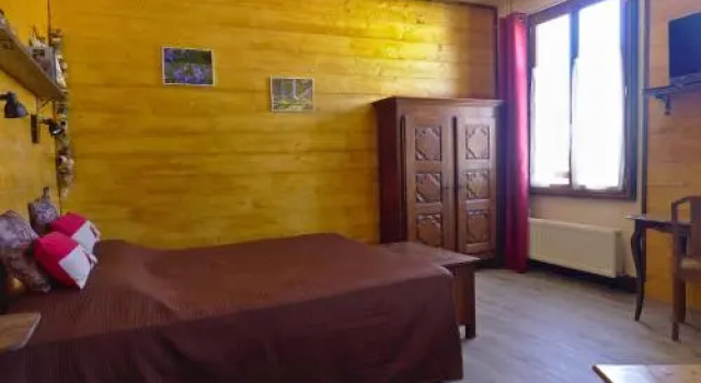 Le Comtois, Prenota Hotel Doucier Giura