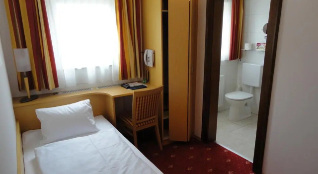 Hotel Alpenblick Attersee, Book Hotel Attersee 
