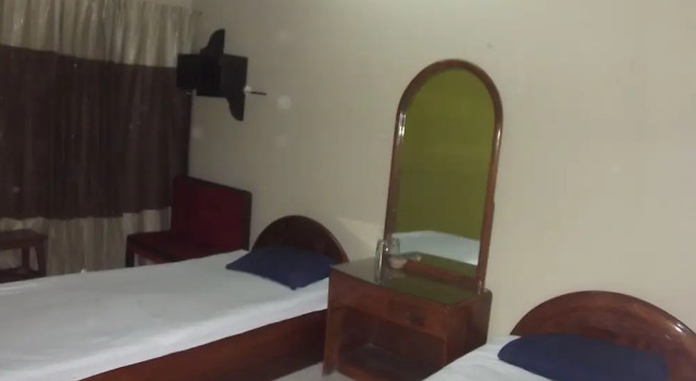 Azmiry Residential Hotel, Rezerwuj Hotel Kushtia Khulna