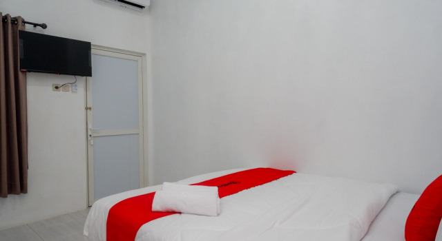 Reddoorz Near Universitas Semarang 2, Varaa Hotelli Semarang Central Java
