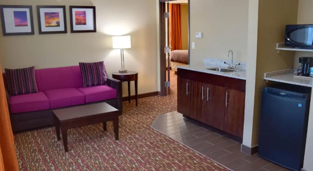 Трёхместный люкс Comfort Inn & Suites Artesia