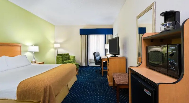 Люкс Standard Holiday Inn Express Ashland by IHG