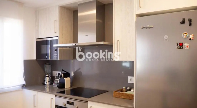 Indústria Apartament per 3 persones a 2 minuts de la platja amb Aire acondicionat i plaça d'aparcament