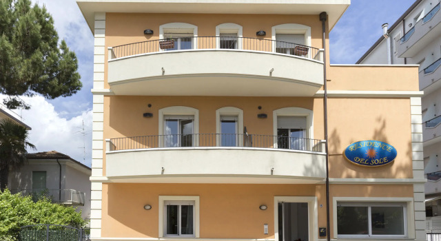 Residence Del Sole, Забронировать Отель Отели Римини с парковкой, рядом с Стадион «Ромео Нери», Парковка