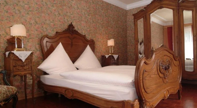 Mannebacher Landhotel, Забронировать Отель Саарбург Trier-Saarburg
