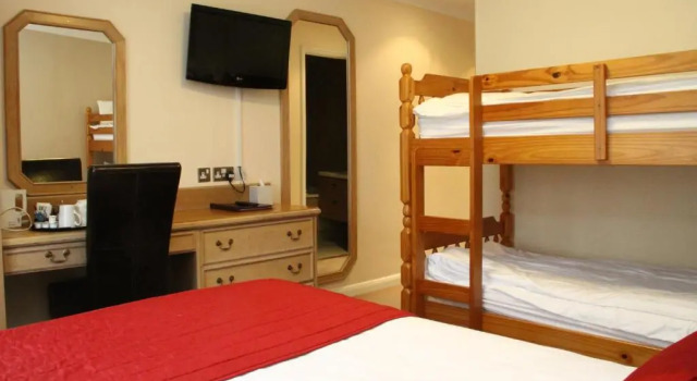 Standard Família quarto Exeter Court Hotel