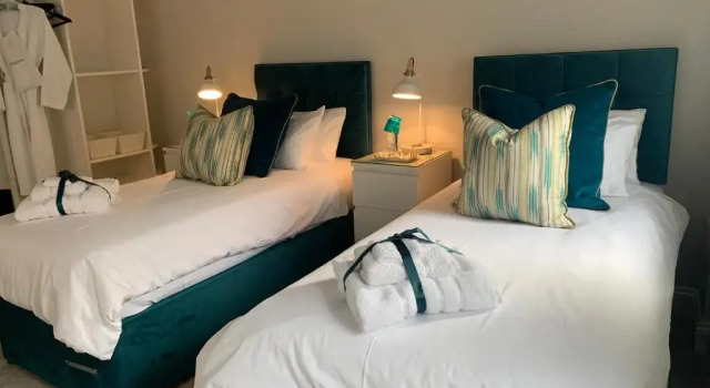 Апартаменты Hideaway Holiday Apartment