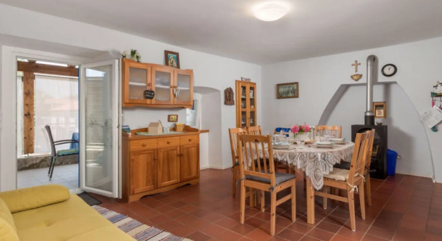 Franjo (MLK372), Varaa Hotelli Hotellit Kvarner Islands uima-altaalla, Uima-allas