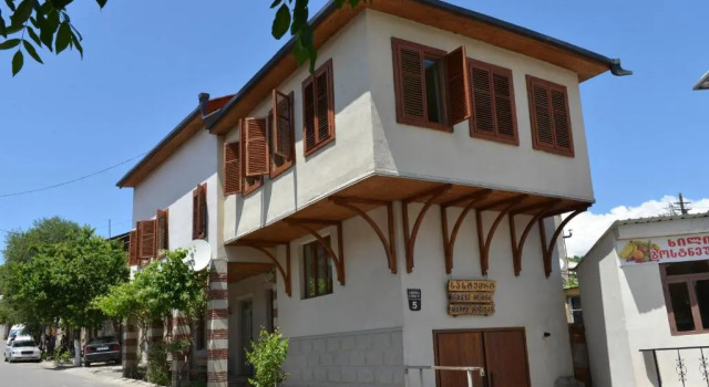Happy Holiday, Rezerwuj Hotel Akhaltsikhe Samckhe Javakheti