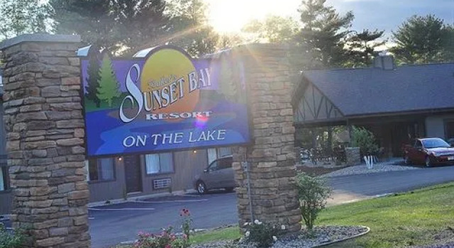 Sunset Bay Resort & Suites