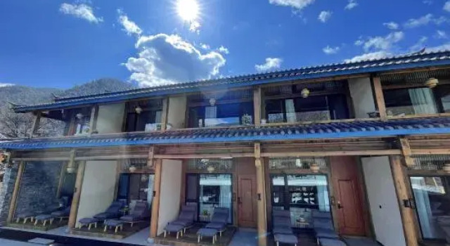 Weixi Manlaiyue Homestay, Prenota Hotel Deqin Yunnan