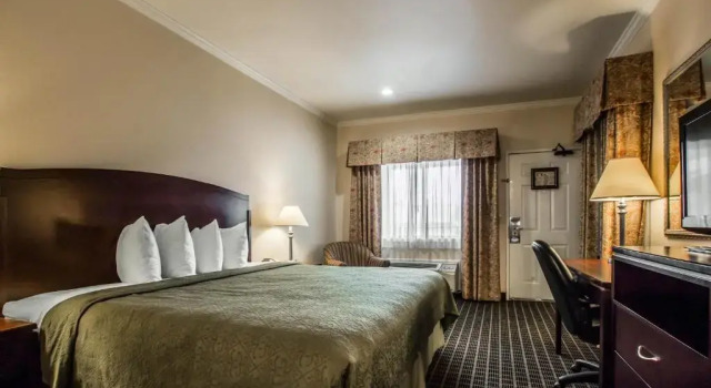 Двухместный номер Deluxe Quality Inn Temecula Valley Wine Country