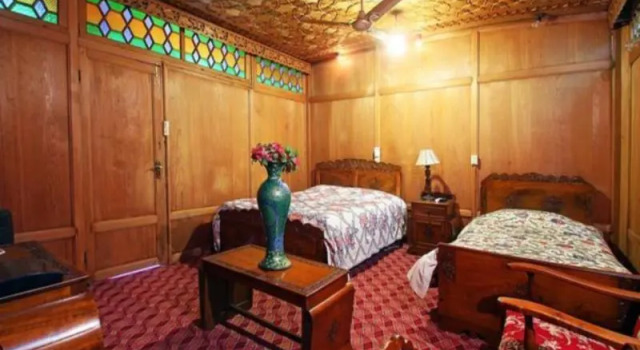 Royal dandoo Houseboat, Забронировать Отель Бизнес-отели Jammu & Kashmir Ski, 4* 5*