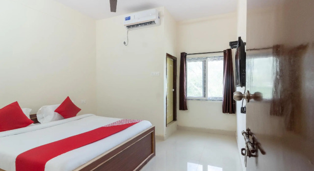 OYO 37427 Hotel Shannu Grand, Rezerwuj Hotel Secunderabad 