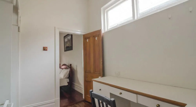 Charming Central Home, Забронировать Отель Отели Перта 4 звезды, рядом с Стадион RAC Arena, 4*