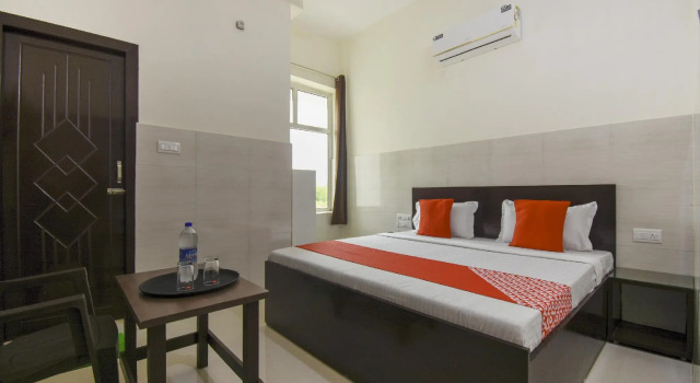 OYO Flagship 75751 Hotel Surya, Rezervovat Hotel Bahadrabad Uttarakhand