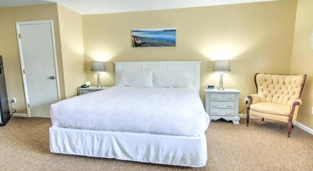 Номер Standard East Shore Lodging