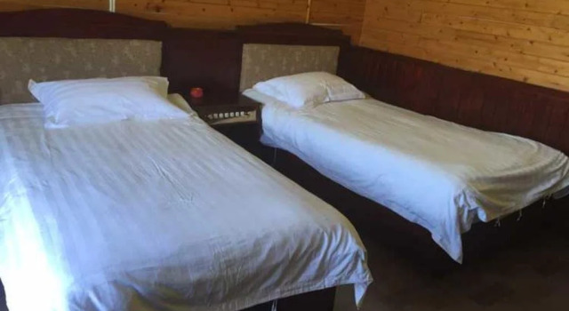 Lushengzhai Inn, Prenota Hotel Yibin Sichuan
