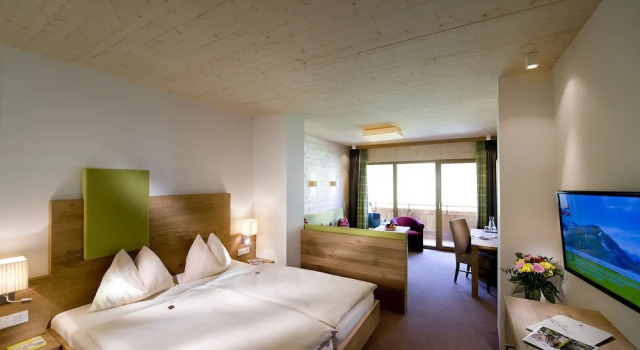 Полулюкс c 1 комнатой с балконом и с видом на горы Hotel Leonhard