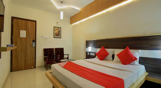 OYO 14406 Hotel Subashree