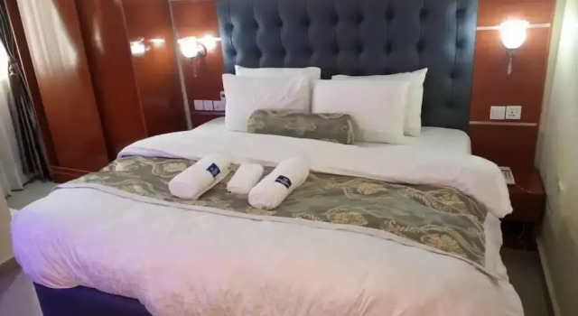 Continent Hotel - Akure, Book Hotel Hoteller i Akure med parkering, Parkering
