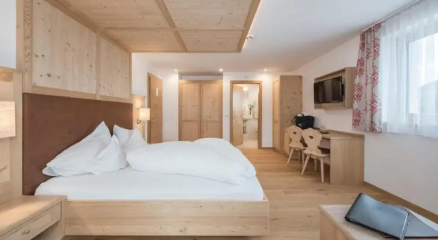 Полулюкс Hotel Theiner