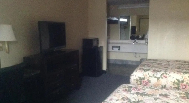 Номер Deluxe HighWay Inn