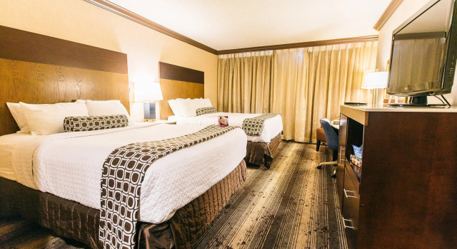 Четырёхместный номер Standard Crowne Plaza Hotel Harrisburg-Hershey by IHG