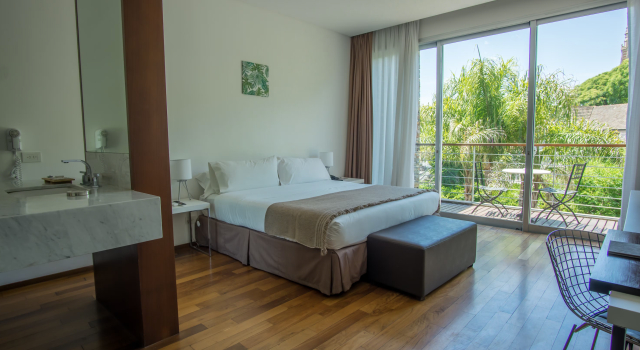 San Isidro Plaza Hotel