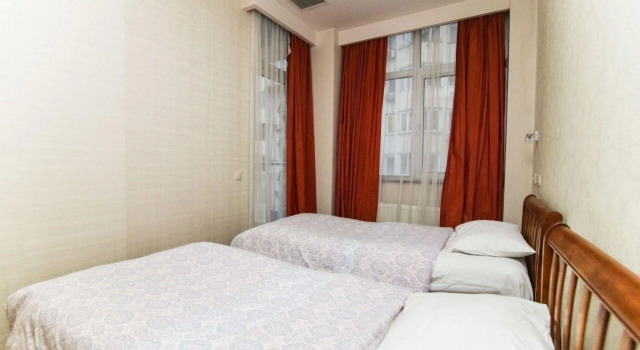 Confiant Hotel, Забронировать Отель Мтацминда Тбилиси, рядом с Tеатр имени Марджанишвили