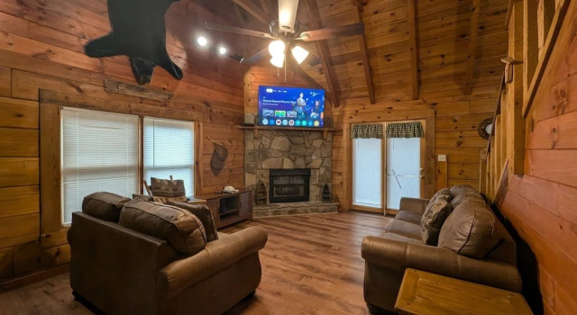 Номер Standard ER23 - Smoky Memories Great Location - Close To Town! 3 Bedroom Cabin by RedAwning