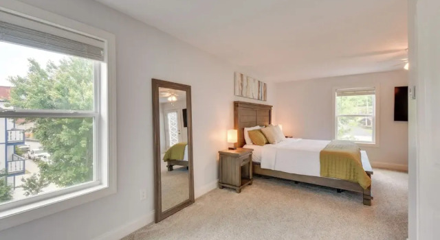 Walk to Shops & Dining: Downtown Condo in Helen, Book Lejlighed Lejligheder i Helen, Lejlighed