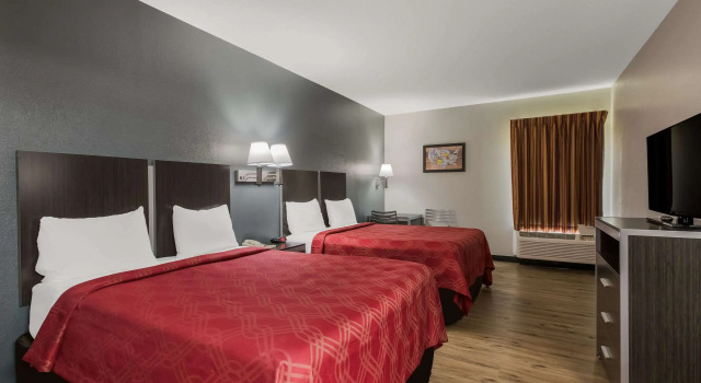 Четырёхместный номер Standard Econo Lodge Inn & Suites Diamondhead